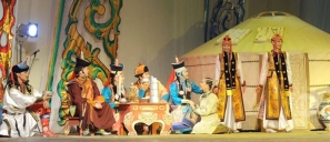 Монгол урлагийн гайхамшгийг мэдрүүлж байна